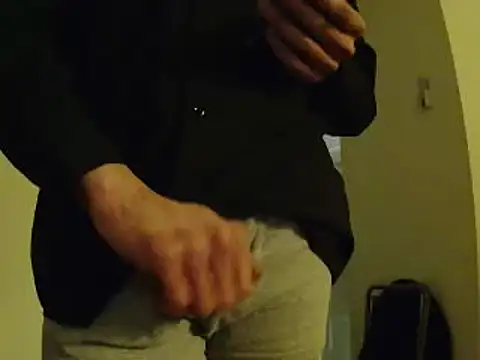 Snapshot of L0cKyseven77 chatting on February 18, 2025, 10:58 pm L0cKyseven77 online show from February 18, 2025, 10:58 pm