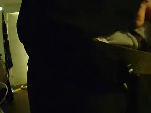 Snapshot of L0cKyseven77 chatting on March 4, 2025, 1:45 am L0cKyseven77 online show from March 4, 2025, 1:45 am