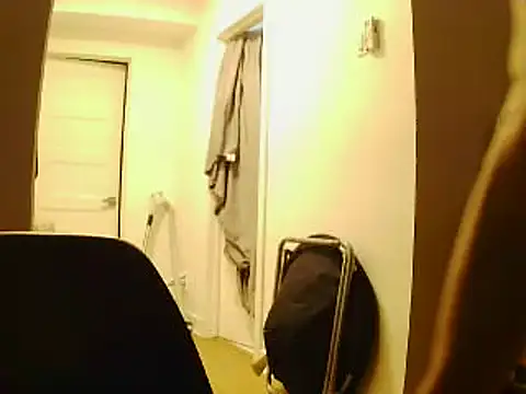 Snapshot of L0cKyseven77 chatting on March 5, 2025, 2:46 am L0cKyseven77 online show from March 5, 2025, 2:46 am