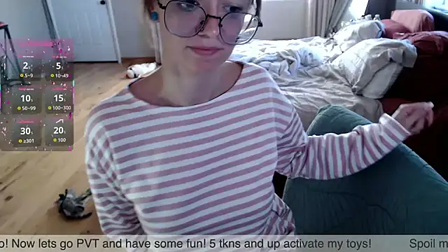 Plantbabeee online show from October 8, 2025, 3:31 pm