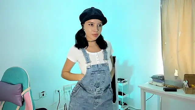 WandaDoll online show from March 13, 2025, 2:33 pm