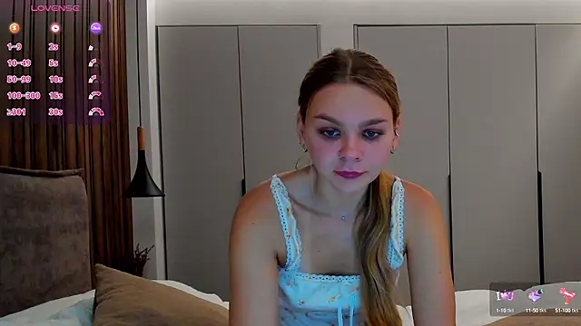 Molly sweetie online show from September 29, 2025, 6:07 am