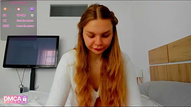 Molly sweetie online show from April 19, 2026, 6:13 am