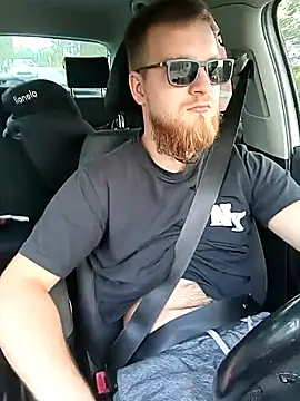 Sweet bear69 online show from September 19, 2025, 1:23 pm