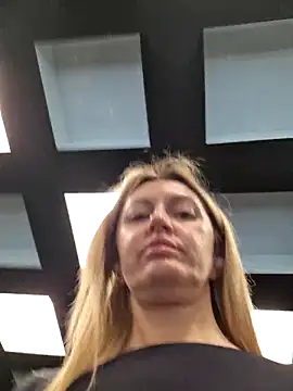 Miss    Mia  online show from November 16, 2025, 8:53 am