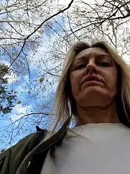 Miss    Mia  online show from November 22, 2025, 8:46 am