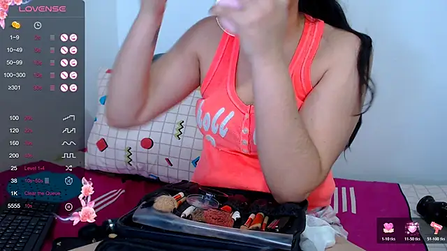 Snapshot of sofi-rojas1 chatting on January 17, 2026, 8:52 am sofi-rojas1 online show from January 17, 2026, 8:52 am