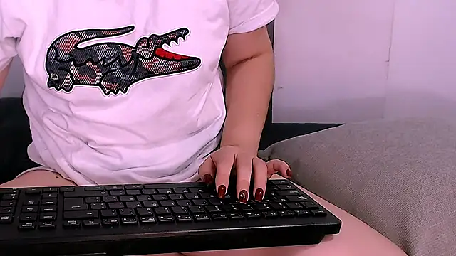 Snapshot of sofi-rojas1 chatting on February 14, 2026, 9:17 am sofi-rojas1 online show from February 14, 2026, 9:17 am