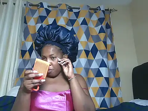 Mila Melanie online show from November 7, 2025, 8:20 pm