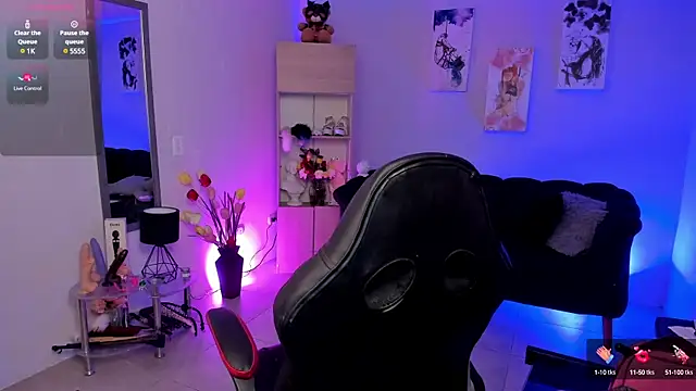 LouaneBourVip online show from February 17, 2025, 1:53 pm