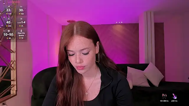 CorinneRusso online show from April 16, 2026, 12:28 pm