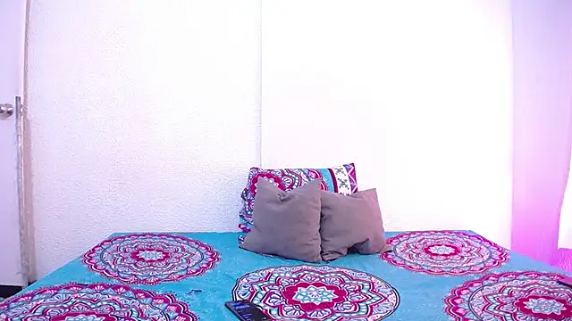  joanne and oliver  online show from November 25, 2025, 6:08 pm