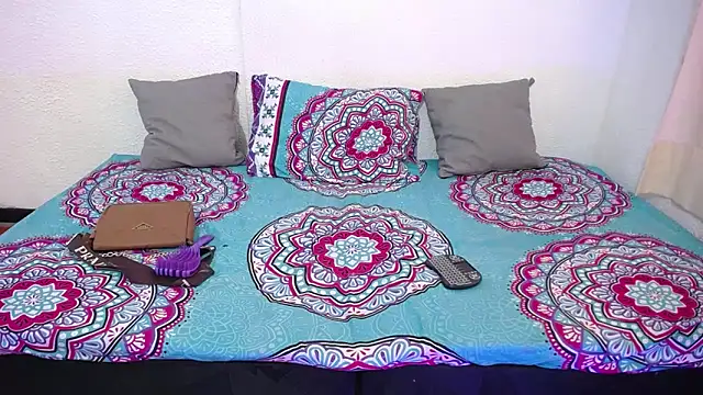  joanne and oliver  online show from March 13, 2026, 3:07 pm