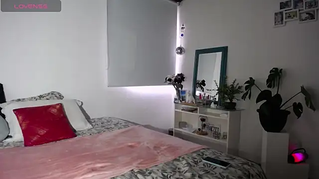 Snapshot of _Lalaa chatting on October 28, 2025, 9:50 pm  Lalaa online show from October 28, 2025, 9:50 pm