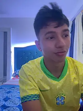 Leonarrrd 01 online show from March 5, 2025, 3:51 am