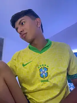 Leonarrrd 01 online show from March 10, 2025, 12:07 am