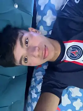 Leonarrrd 01 online show from March 23, 2025, 1:42 am