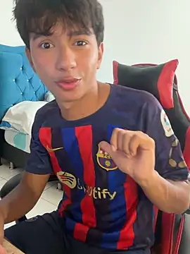 Leonarrrd 01 online show from February 6, 2026, 9:18 pm