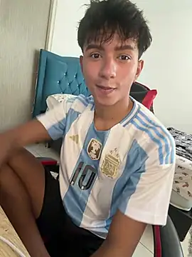 Leonarrrd 01 online show from March 31, 2026, 10:21 pm