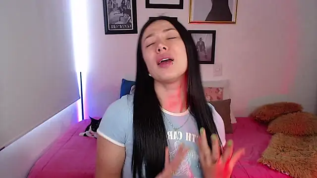 lilyy evanss online show from January 8, 2025, 9:23 pm