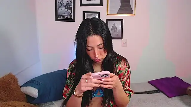 lilyy evanss online show from March 17, 2025, 11:21 pm