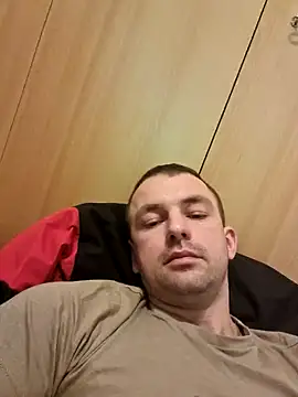 Snapshot of magicSeX4You chatting on February 4, 2025, 5:55 pm magicSeX4You online show from February 4, 2025, 5:55 pm