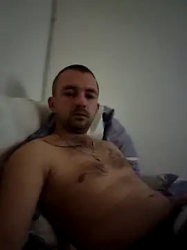 Snapshot of magicSeX4You chatting on March 18, 2025, 4:48 pm magicSeX4You online show from March 18, 2025, 4:48 pm