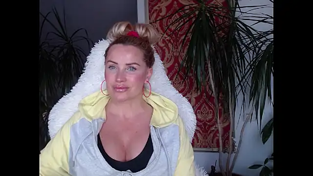 eyesangel22 online show from February 6, 2025, 12:05 pm