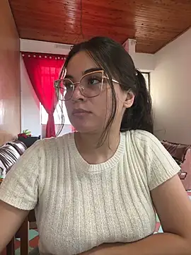 CamilaSofiia online show from March 12, 2026, 9:54 pm