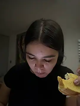 CamilaSofiia online show from June 22, 2026, 5:04 am