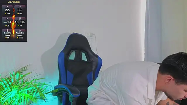 EdwardRoss  online show from February 19, 2026, 9:44 pm