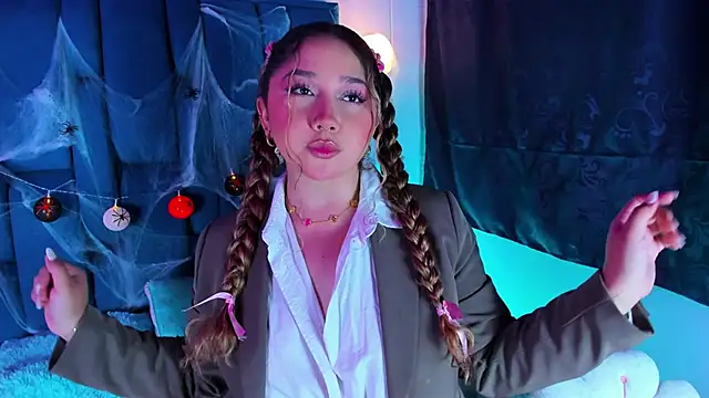 Cherryyquen online show from October 10, 2025, 8:30 pm