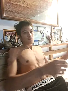 LYZBORNHD online show from December 30, 2024, 6:05 pm