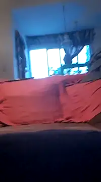 LYZBORNHD online show from March 18, 2025, 10:04 pm