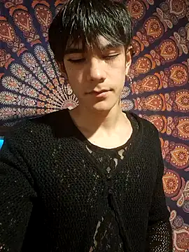 LYZBORNHD online show from October 17, 2025, 10:12 pm