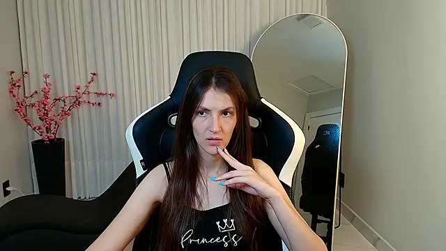 Snapshot of upssnowy chatting on October 11, 2025, 5:00 pm upssnowy online show from October 11, 2025, 5:00 pm