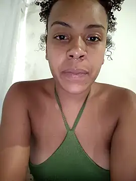 Julia Pretinha online show from March 9, 2026, 1:37 pm