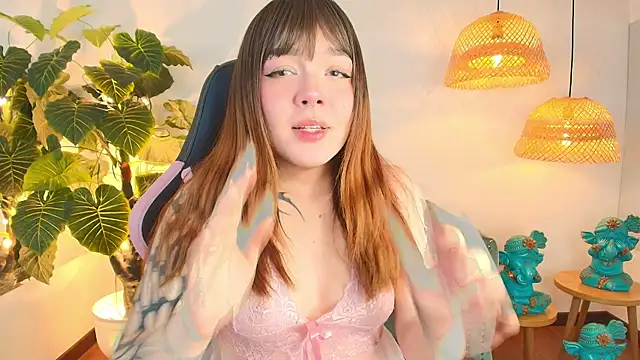 Fluffy Bubble21 online show from April 12, 2026, 4:28 am