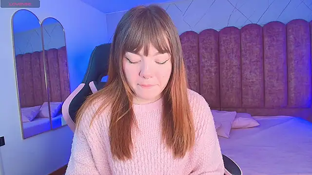 Fluffy Bubble21 online show from April 13, 2026, 4:18 am