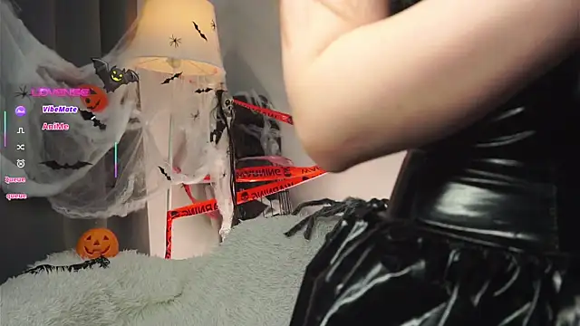 AmiLewis online show from October 29, 2025, 1:19 am