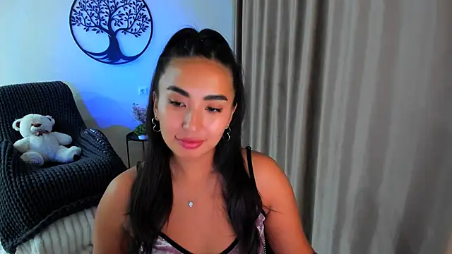 worldofkim online show from September 24, 2025, 7:50 pm