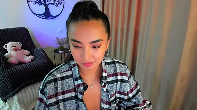 worldofkim online show from September 25, 2025, 1:15 pm