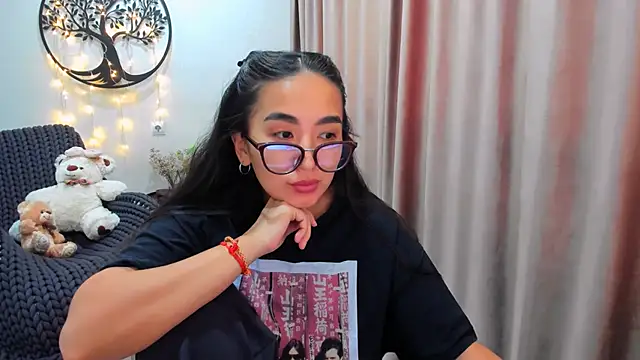 worldofkim online show from February 17, 2026, 10:34 am