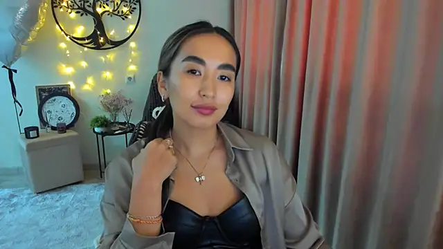 worldofkim online show from May 2, 2026, 7:35 am