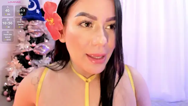 Snapshot of Miah_gomez_ chatting on December 3, 2024, 10:40 pm Miah gomez online show from December 3, 2024, 10:40 pm