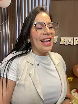 Snapshot of Miah_gomez_ chatting on January 30, 2025, 7:04 pm Miah gomez online show from January 30, 2025, 7:04 pm