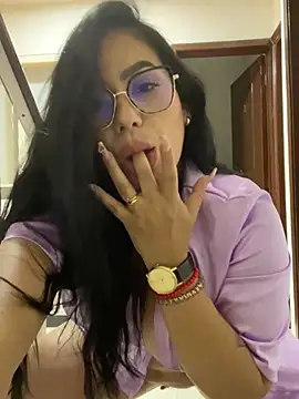 Snapshot of Miah_gomez_ chatting on February 7, 2025, 12:53 am Miah gomez online show from February 7, 2025, 12:53 am