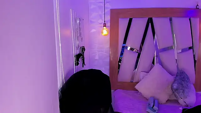 ary cooper  online show from March 20, 2025, 7:04 pm