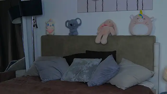 CassKiera online show from November 14, 2025, 6:12 am