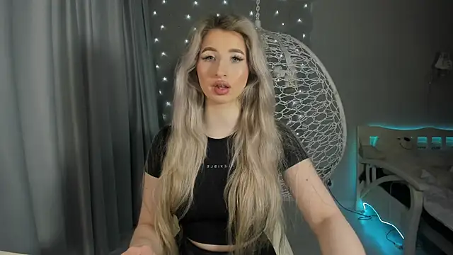 Snapshot of milky_waybaby chatting on October 18, 2025, 9:32 am milky waybaby online show from October 18, 2025, 9:32 am